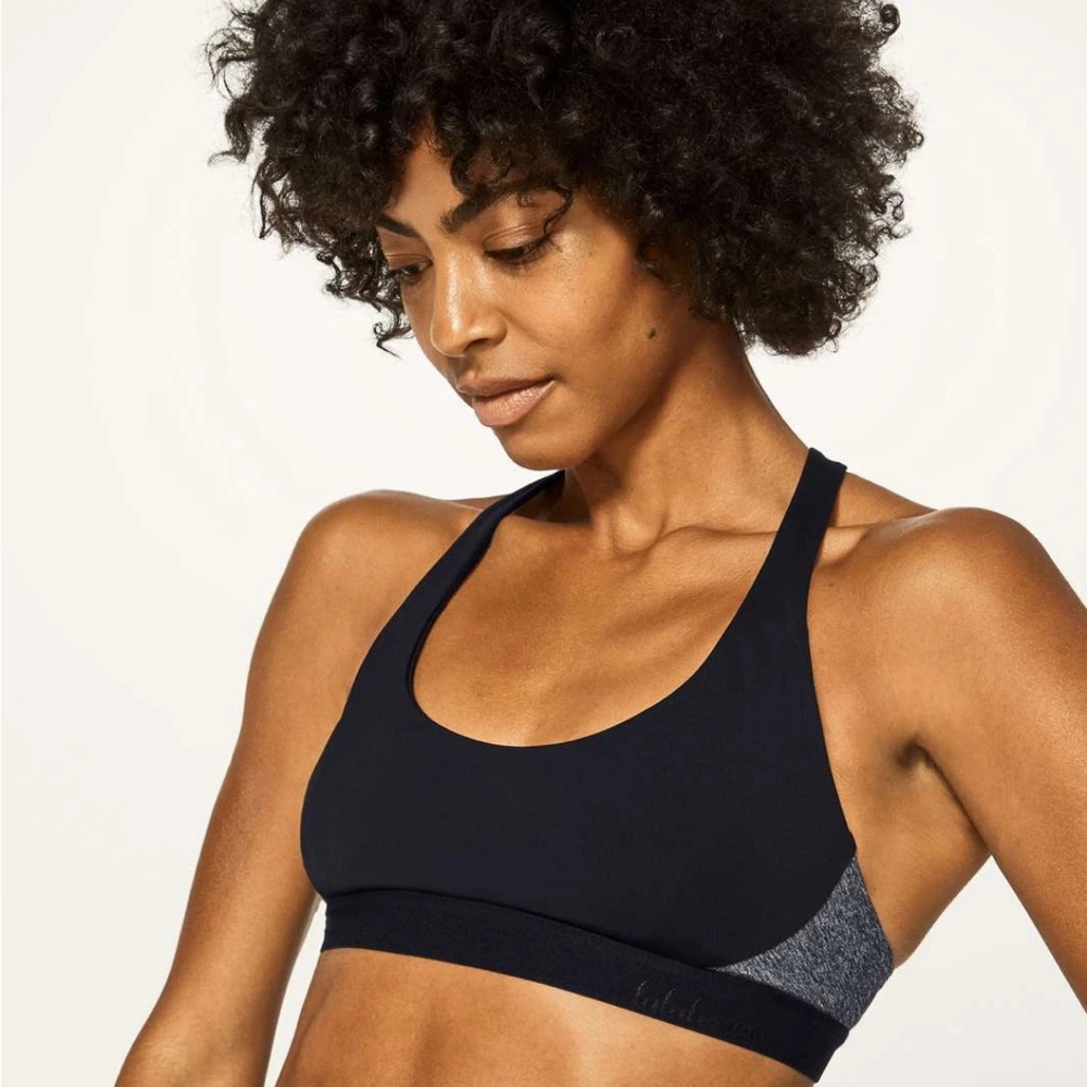 Lululemon (8) Box It Out Sports Bra
Black / Heathered Black